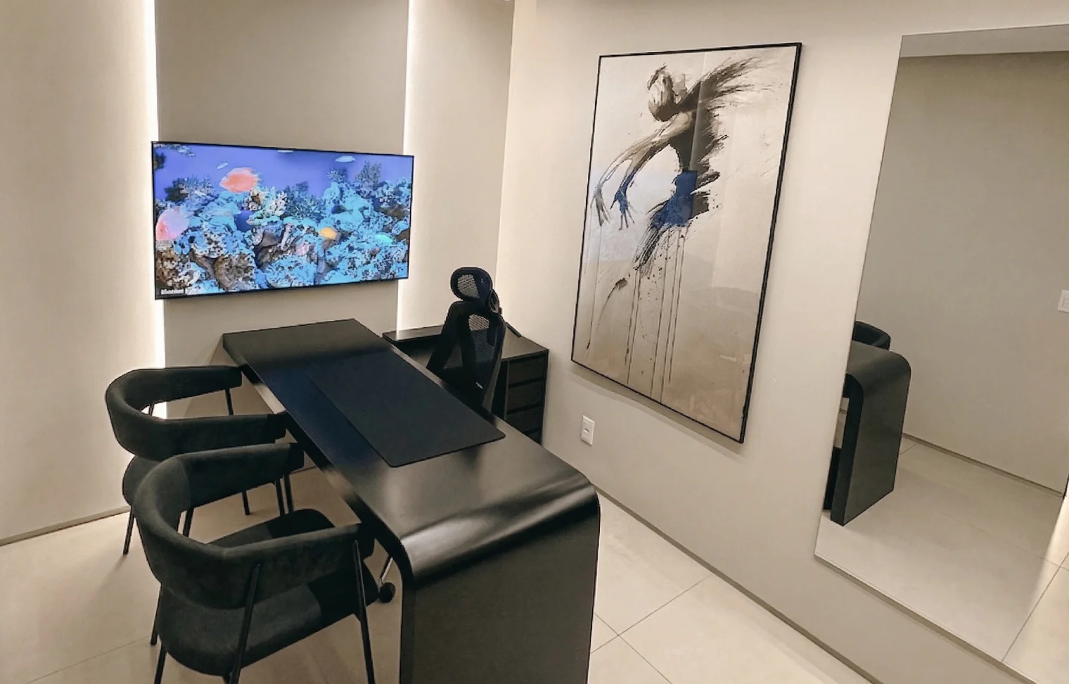 Sala de atendimento da R|B Clinique no Leblon